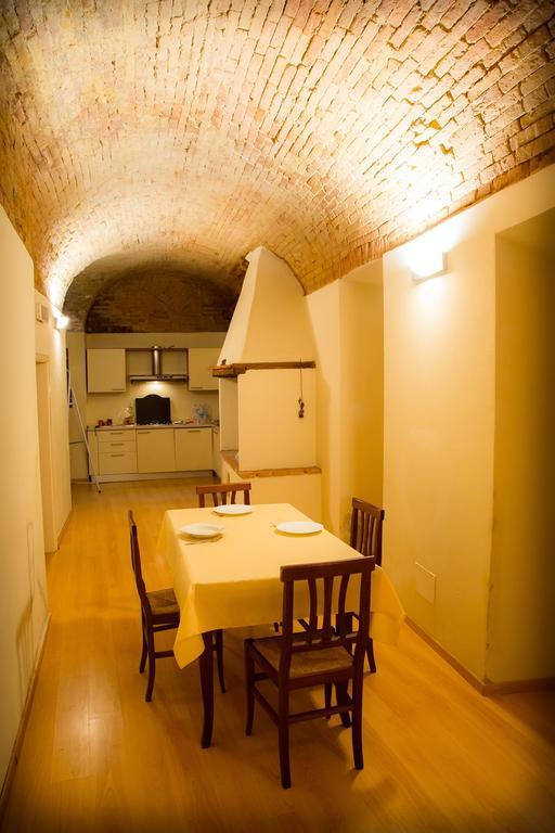 Antica Cisterna Hotel Siena Buitenkant foto